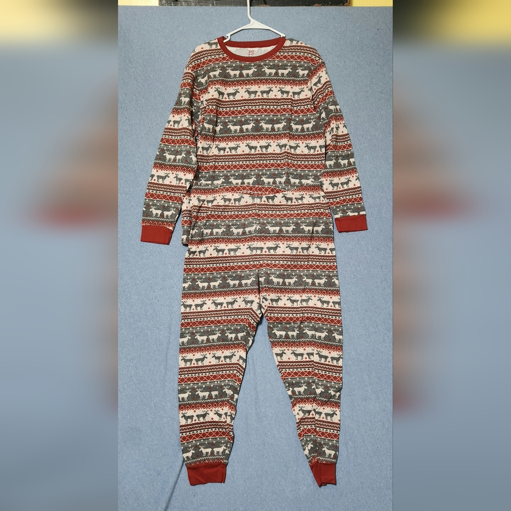 PJ Place 2 piece thermal reindeer print pajamas. Size XL